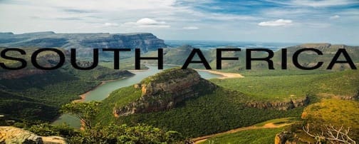 A picture of the mountains and water in south africa.